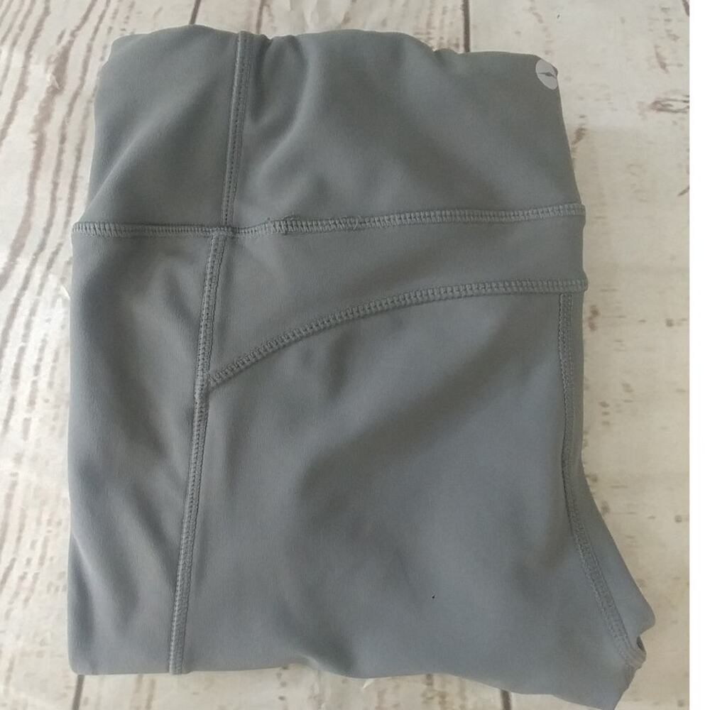 Avia Capri Leggings Gray Size M (8-10)